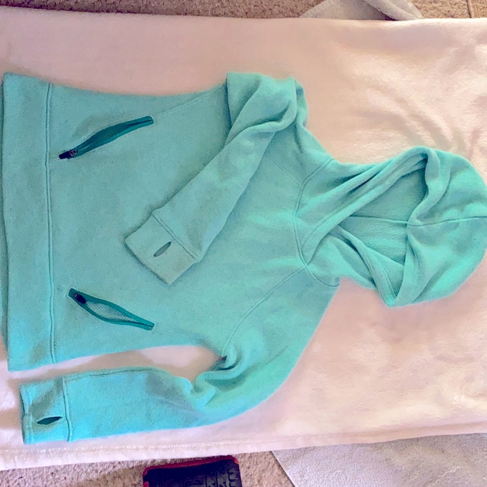 Old navy active hoodie with thumb holes